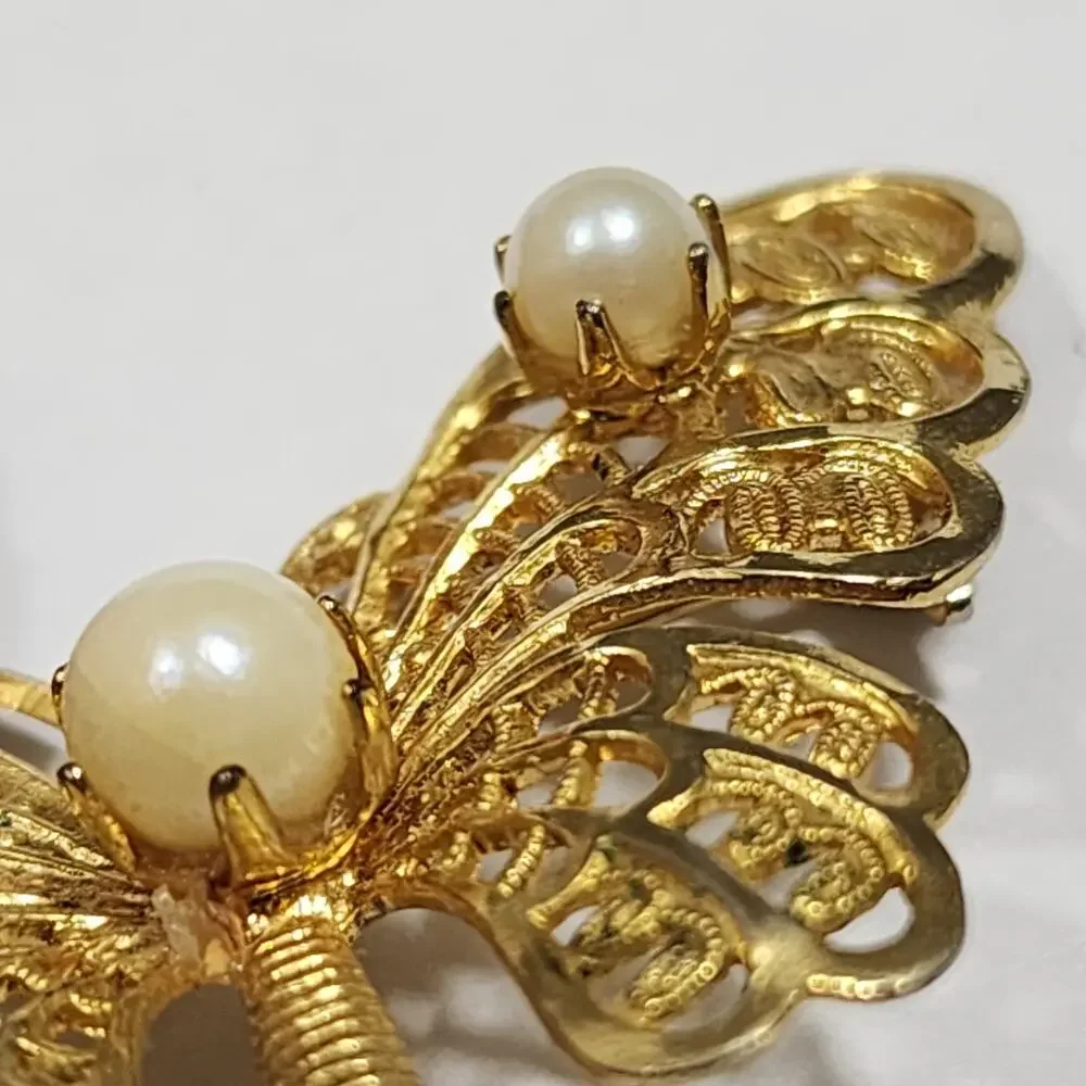 Butterfly Brooch Pin Faux Pearls Openwork Filigree Wings Gold Tone Vintage 1990s